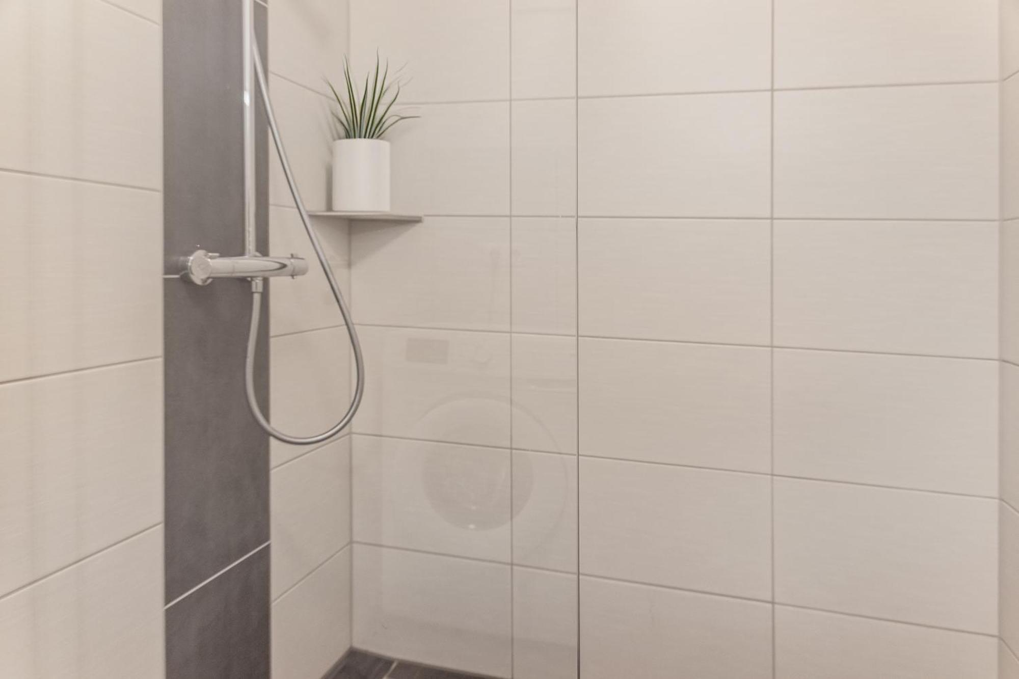 カロリーネンジールWittmunder Strasse 24A 50231アパートメント エクステリア 写真
